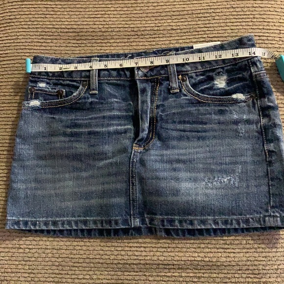 Mini jean skirt - Picture 3 of 5